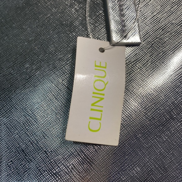 CLINIQUE LARGE NWT SILVER TOTE - Picture 2 of 8